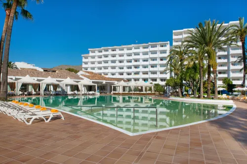 Iberostar Waves Ciudad Blanca - parking