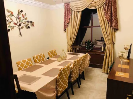 Beautiful 4-Bed Villa in Glasgow Отели рядом с Аэропорт Глазго Прествик