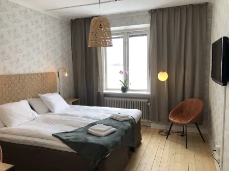 Hotell & Bistro Rödesund Отели в г. Карлсборг