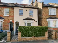 Central Wimbledon House Sleeps 8 - Secluded Garden Hotel a Wimbledon