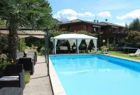 Albergo Paradiso Hotels in Maccagno con Pino e Veddasca