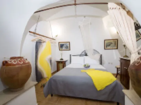 Mylopetres Hotels in Finikia