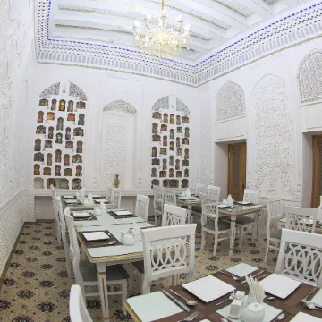 Rayyan Hotel Bukhara Отели рядом с достопримечательностью «Памятник Ходже Насреддину»