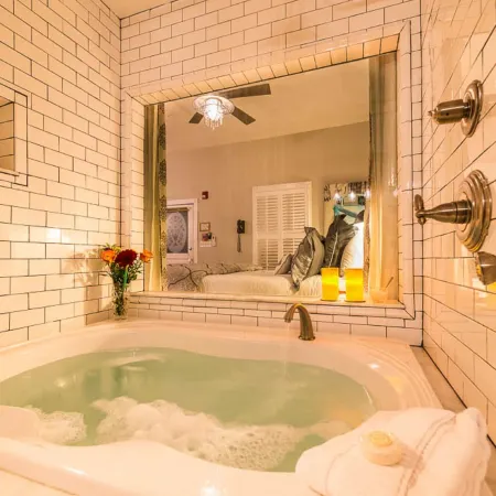 Carriage Way Inn Bed & Breakfast Adults Only - 21 Years Old and up