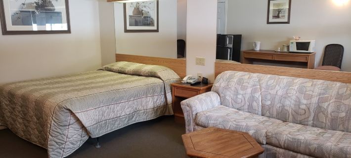 Calabogie Motor Inn Hotels in Renfrew County