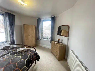 Impeccable 4-Bed Home Away from Home in Swindon Hoteles en Swindon