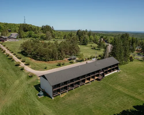 Roscoe Mountain Club Hotels in Fremont