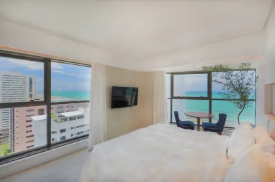 HY Beach Flats - International