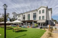 Lily Hall Hotels in Pensacola