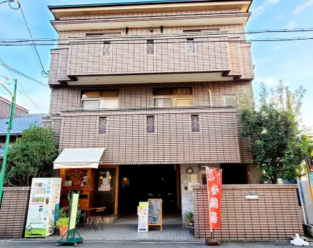 Guesthouse Ivy Отели рядом со станцией JR Kawachi-Eiwa Station