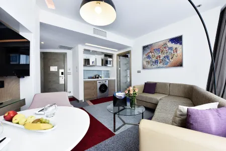 Burgu Arjaan by Rotana Отели рядом с достопримечательностью «Marmara University Institute of Neurological Sciences»