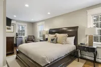 Brook Bound Inn Hotels in Dover