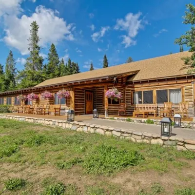 Jenny Lake Lodge Hotels near Jackson Lake Dam