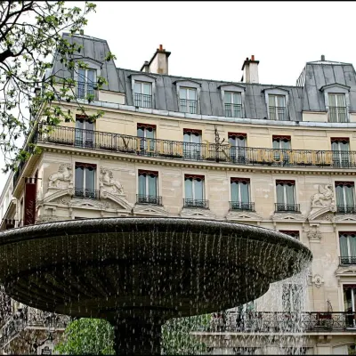 Villa Royale Hotels near Blanche Metro Station