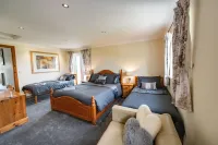 Pantysgyfarnog Near Carmarthenshire Pembrokeshire Hotels in Llangynog