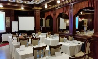 Grand Sapphire Hotel
