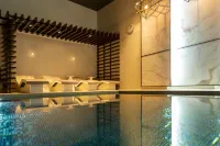 Hilton Aberdeen Teca - Pools