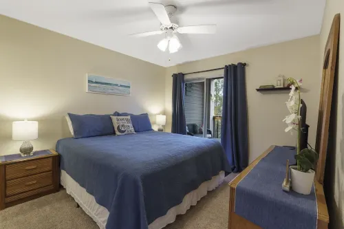 Walk in, no steps, 2BR, 2 bath condo W/beautiful view of Table Rock Lake & SDC