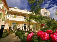 Chateau L Hospitalet Wine Resort and Spa فنادق في ناربون