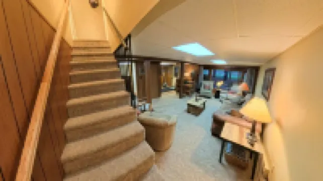 Spacious Resort Home on 10th Fairway - 6 Bedrooms, 3 Baths. GOLF, SKI, SPA