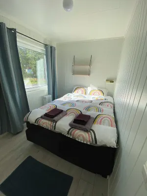 House on the lake Hotel di Skanland
