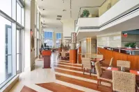 Ocean View Balcony and Gourmet Kitchen - Stunning Getaway