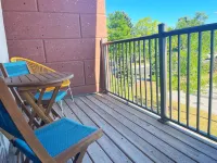 Charming Condo with Spacious Living and Modern Amenities - Delightful Retreat