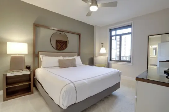 Stunning Views and Spacious Living - Elegant Urban Retreat