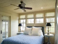 Harborside Pool, Dining, and Full Marina Access - Charming Waterfront Oasis Hotels in Pamlico County