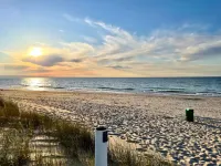 Skyline Views and Cozy Deck - Stylish Beach Boho Retreat