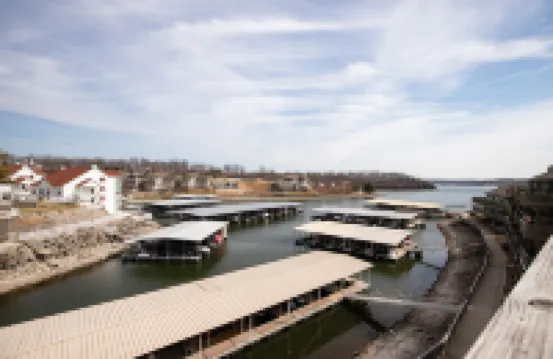 Access to Lake View Pool and Boat Slip Available - Charming Lake Retreat