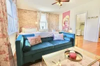 Charming Downtown Studio - Walkable to Local Dining Hotels in Knox County
