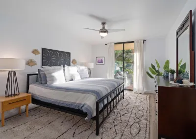 Stunning Views - Modern Decor, WiFi, Relaxing Retreat 더 리버 앳 랜초미라지 주변 호텔
