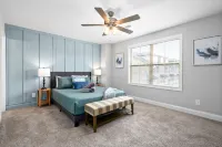 Spacious Townhome with Outdoor Patio and Full Kitchen - Modern Retreat Hotels in Oak Grove