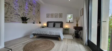 Large Charming Property in the Countryside,  Furnished for Tourism Отели в г. Севрмуан