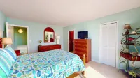 Oceanfront, 2 story, end unit. Indoor Pool, Hot Tub, Gym&Sauna. Recent updates! Hotel in zona Veteran's Park Shelter