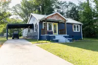 Blue Bungalow w/ Free Golf Cart