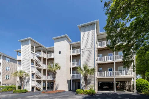 Oceanfront Pool and Kayak Launch Access - Charming Coastal Haven