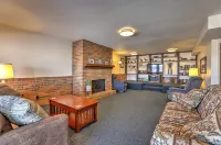 Panoramic Rocky Mountain View and Unique Services - Spacious Cozy Retreat