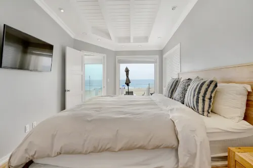 Spectacular Ocean Views and Spacious Decks - Charming Coastal Haven