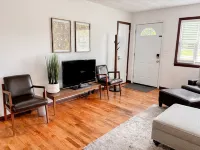 Good Vibes House - Centrally located, cozy house!