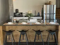 Nash’s cabin in Leitchfield that is Pet Friendly, WIFI, w/ Creek.