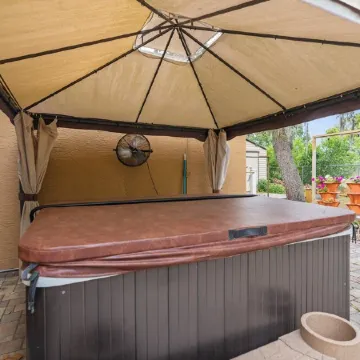 Spacious pet friendly home offers everything you need for a relaxing stay.