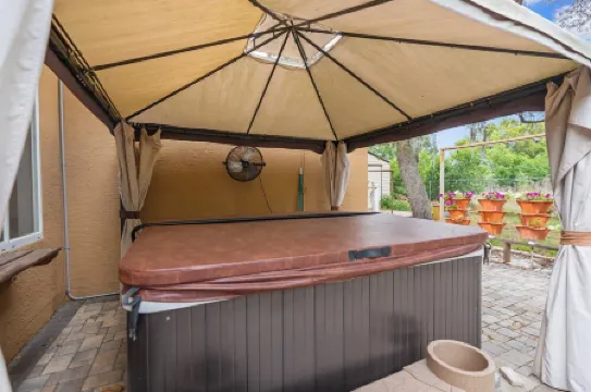 Spacious pet friendly home offers everything you need for a relaxing stay.