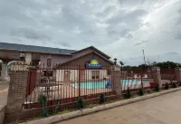 Days Inn by Wyndham Navasota Hotels in Grimes County