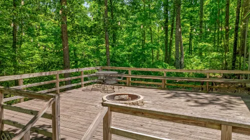 Spacious Deck and Cozy Fire Pit - Inviting Glamper Escape Hotels in DeKalb County