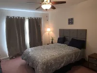 Cozy and fresh one-bedroom, 10 minutes from Old Town Alexandria