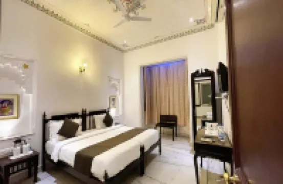 Hotel Boheda Palace - 1KM Away from Lake Pichola Hotels near Crystal Gallery