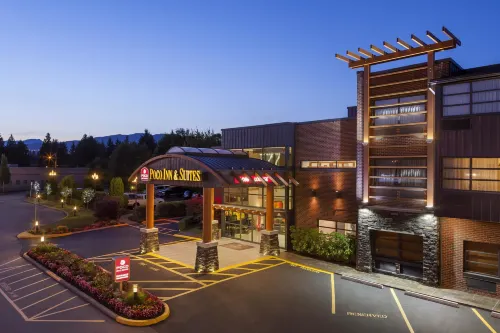 Poco Inn and Suites Hotel & Conference Centre Hotels in Pitt Meadows