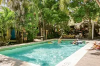 Nílu Puerto Escondido by Selina - Pools